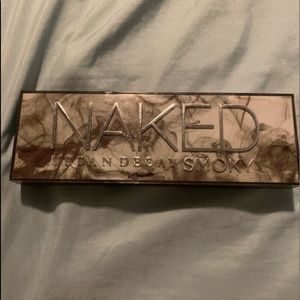 Urban Decay Naked Smoky Eyeshadow Pallete